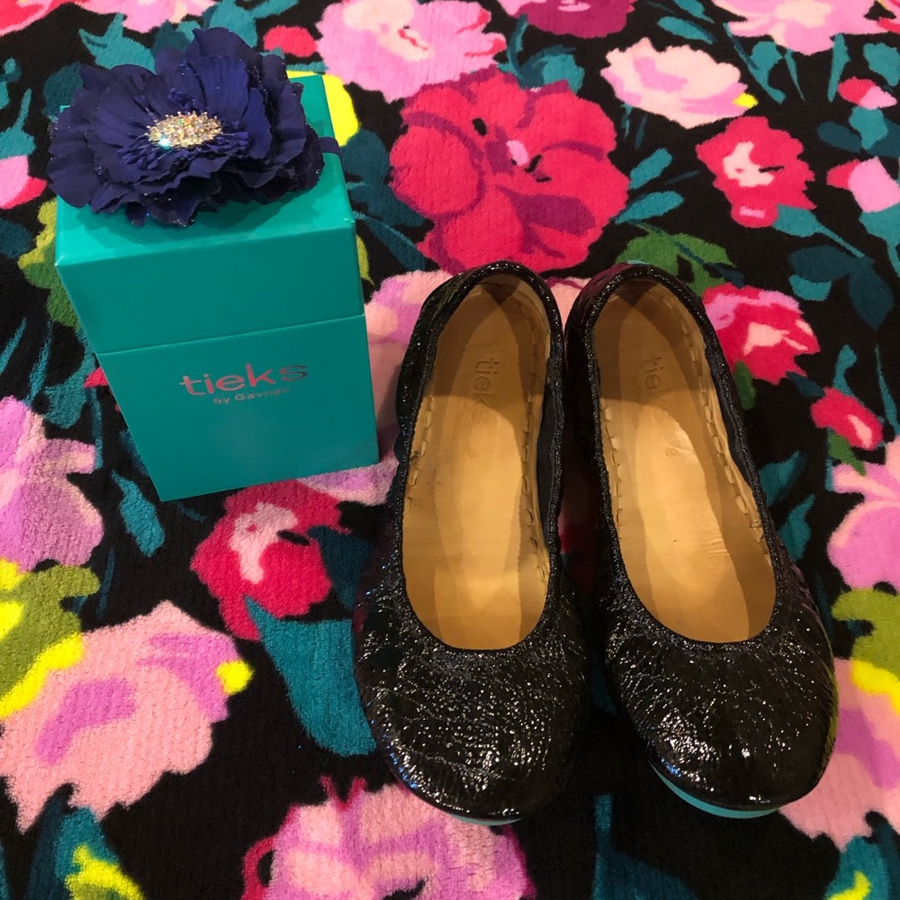 Obsidian Black Tieks